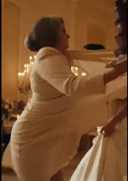 She Baked Her Son’s Wedding Cake With Love — His Bride Ripped It Apart