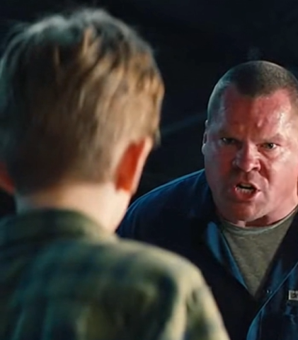 They Hung His Father’s Photo on the Hangar Wall — The Plaque Says It All